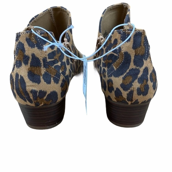 NEW Size 8 9 Faux-Suede Tulip-Cutout Leopard Booties Chic Animal Print - Picture 6 of 9